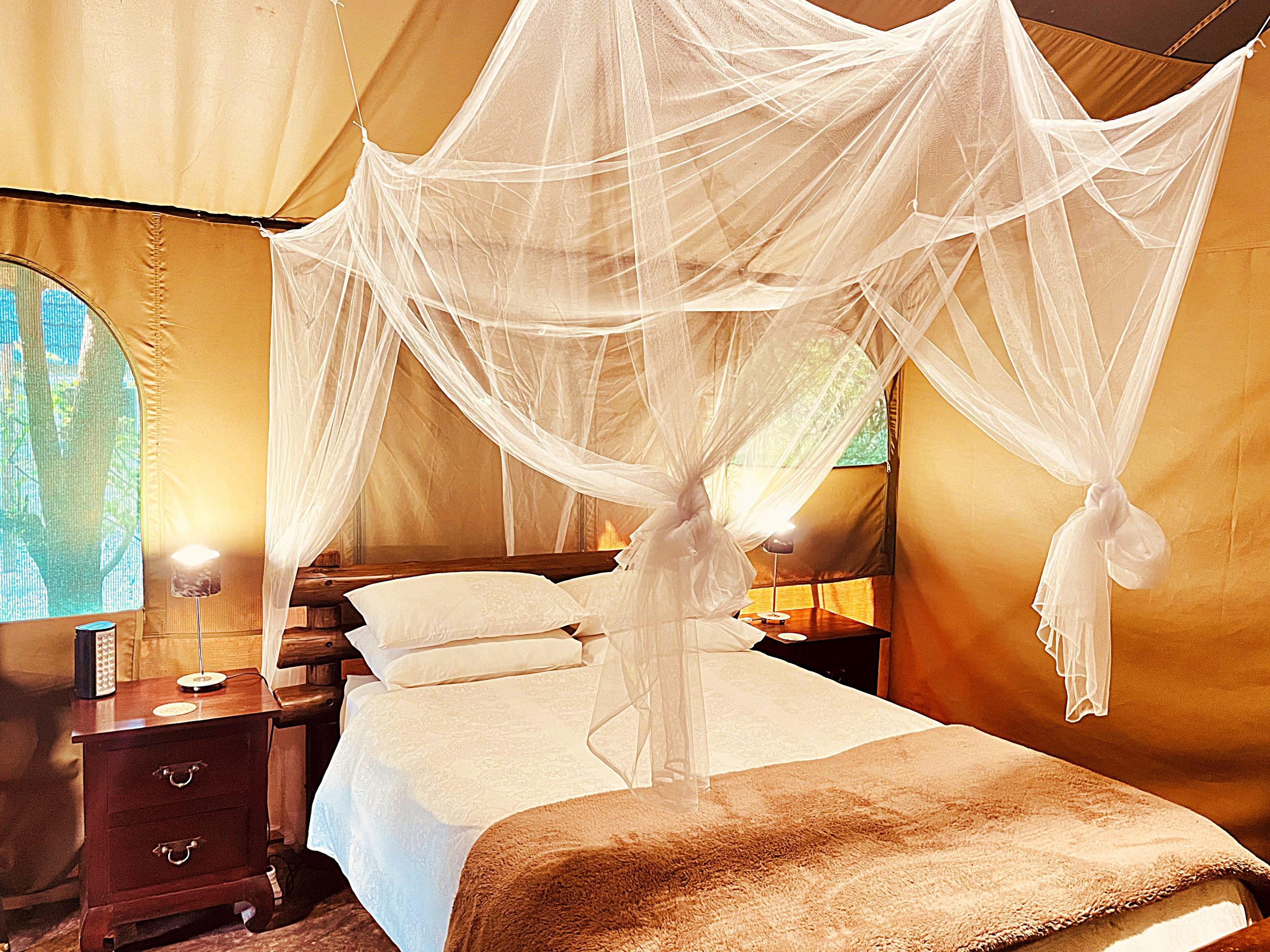 Queen-size bed family tent Eland